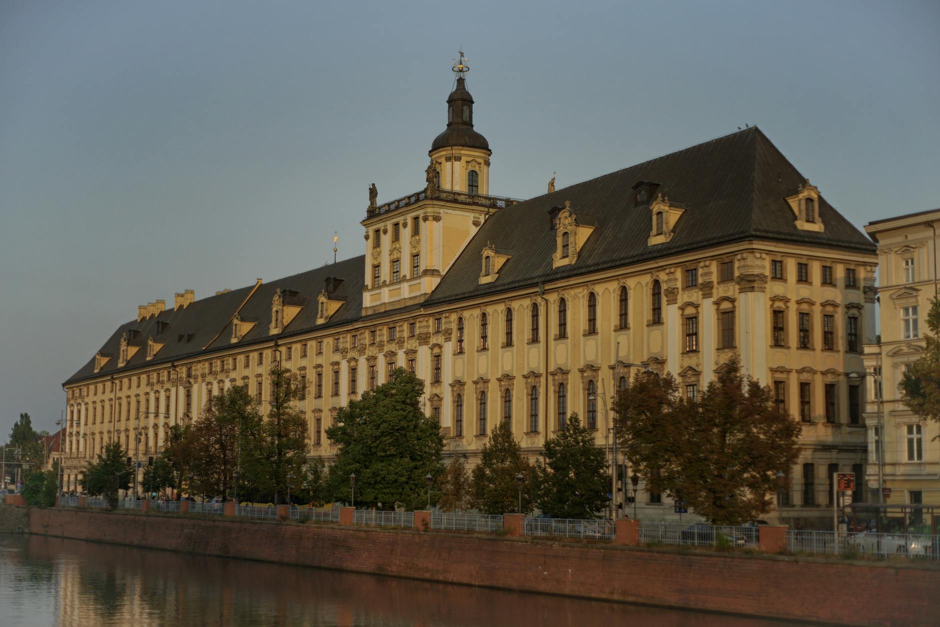 Piotrków Trybunalski: 20 lat UTW i sportowe emocje na horyzoncie